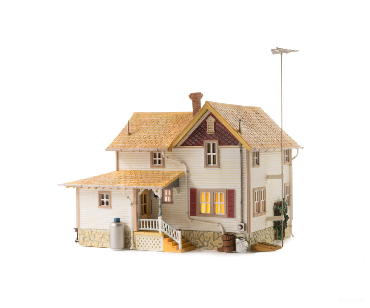 Woodland Scenics 5046 Corner Porch House (Lit) Ho Scale Structures