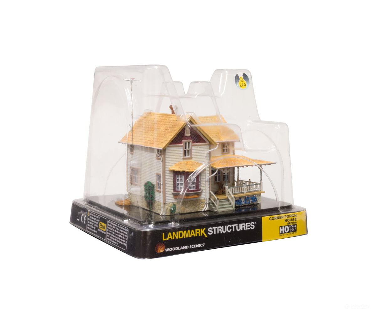Woodland Scenics 5046 Corner Porch House (Lit) Ho Scale Structures