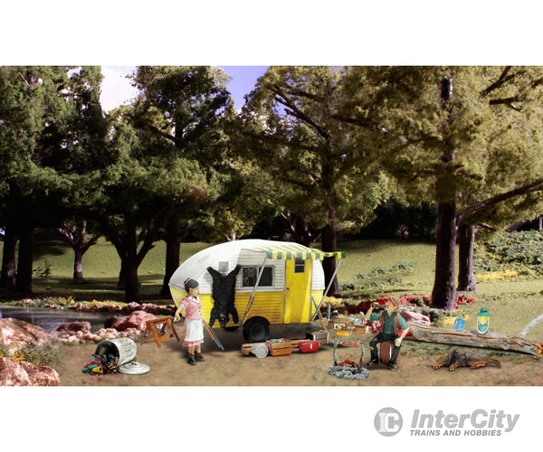 Woodland Scenics 5341 Autoscenes(R) - Assembled - - Ma & Pa’s Trailer Heaven Cars Trucks