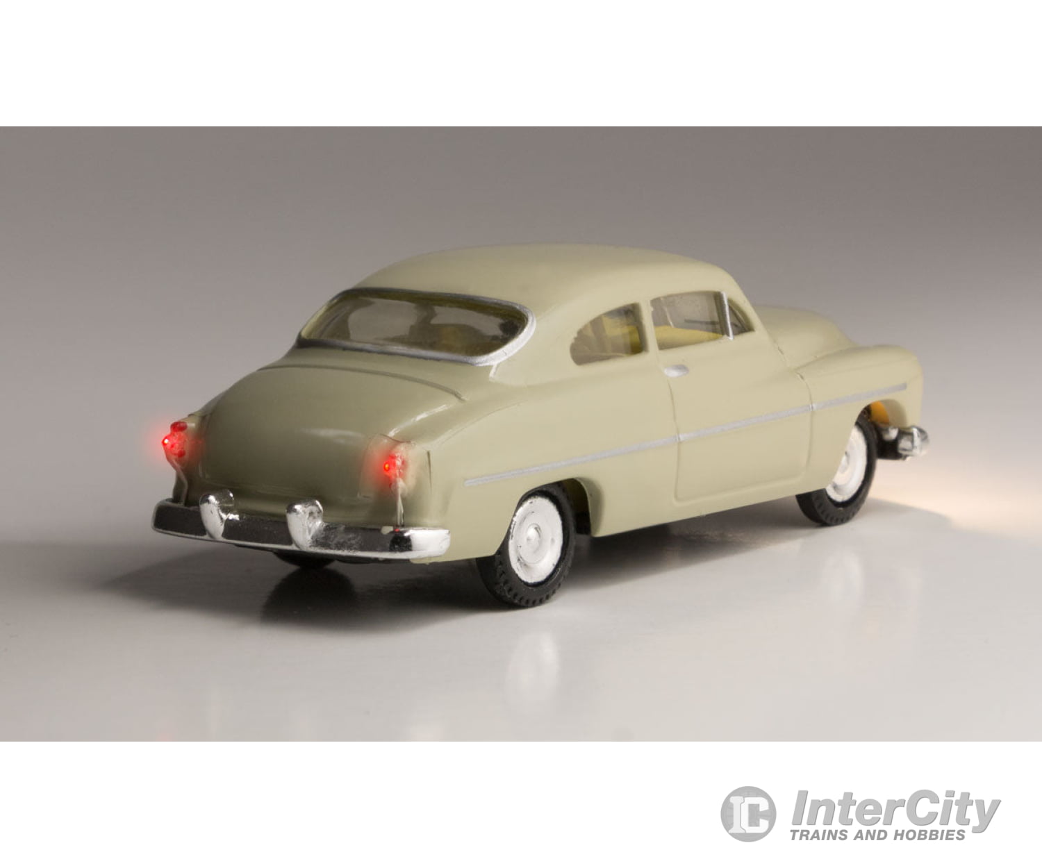 Woodland Scenics 5592 City Classic - Just Plug(R) Lighted Vehicle Ivory Cars & Trucks