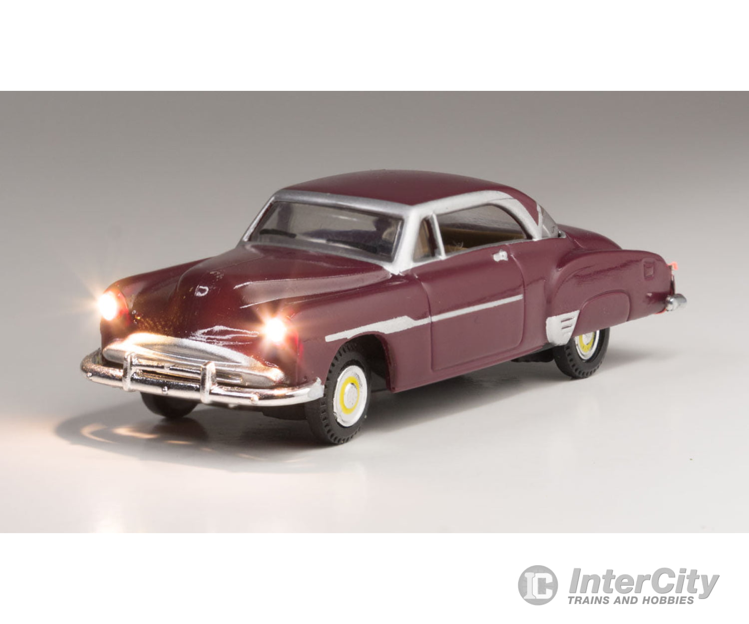 Woodland Scenics 5601 Just Plug(R) Lighted Vehicle Downtown Drive - Sedan (Maroon) Cars & Trucks