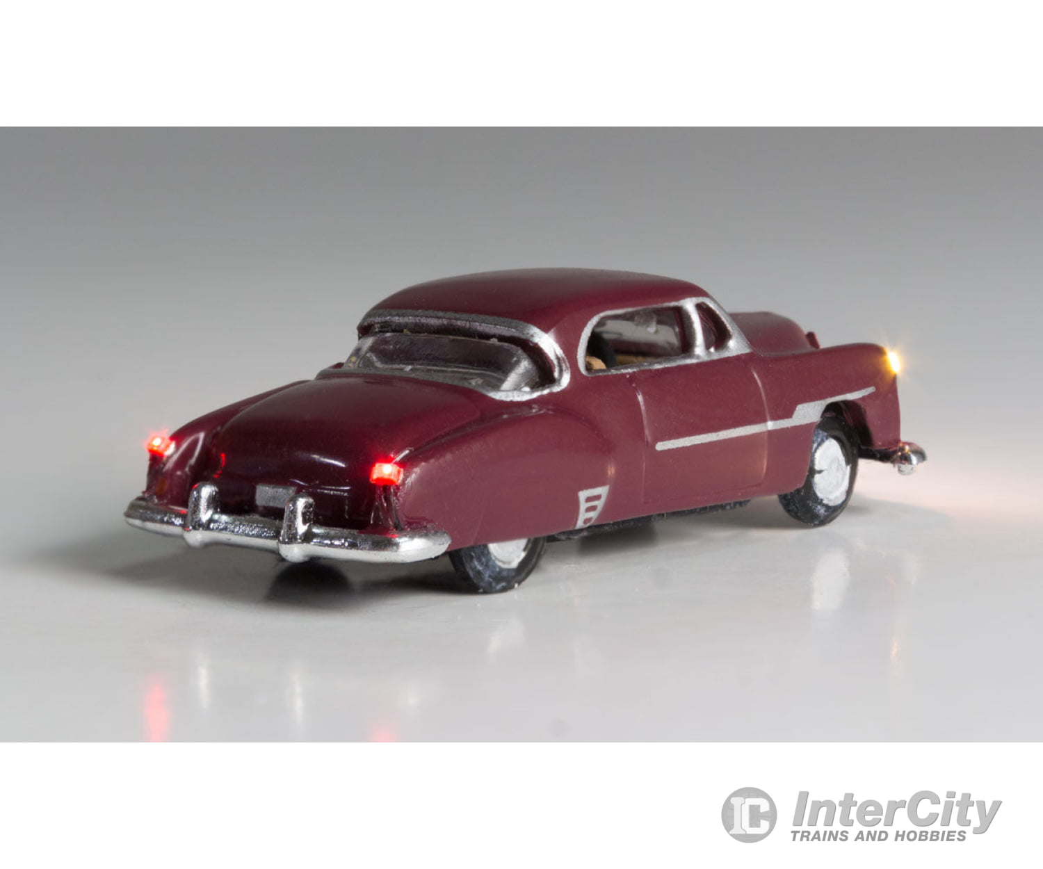 Woodland Scenics 5621 Downtown Drive - Just Plug(R) Lighted Vehicle Maroon Cars & Trucks