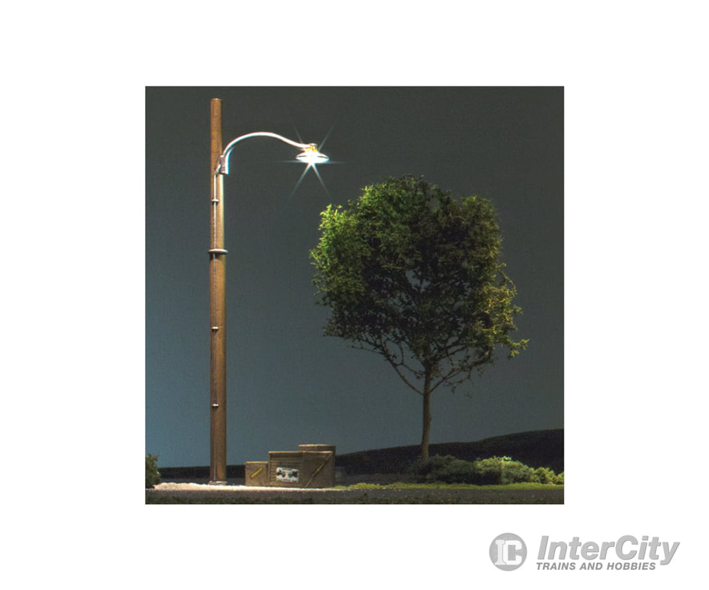 Woodland Scenics 5638 Wooden Pole Street Lights (3/Pkg) (N) & Electronics