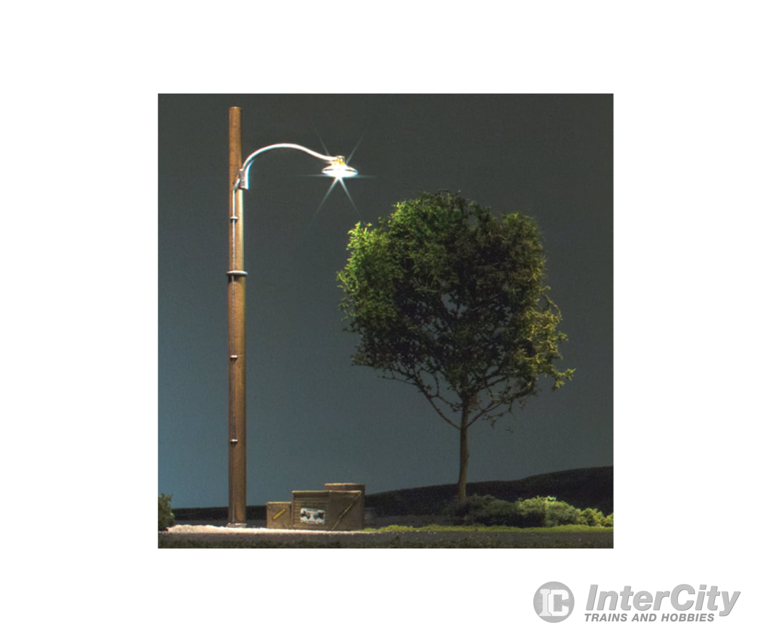 Woodland Scenics 5638 Wooden Pole Street Lights (3/Pkg) (N) & Electronics