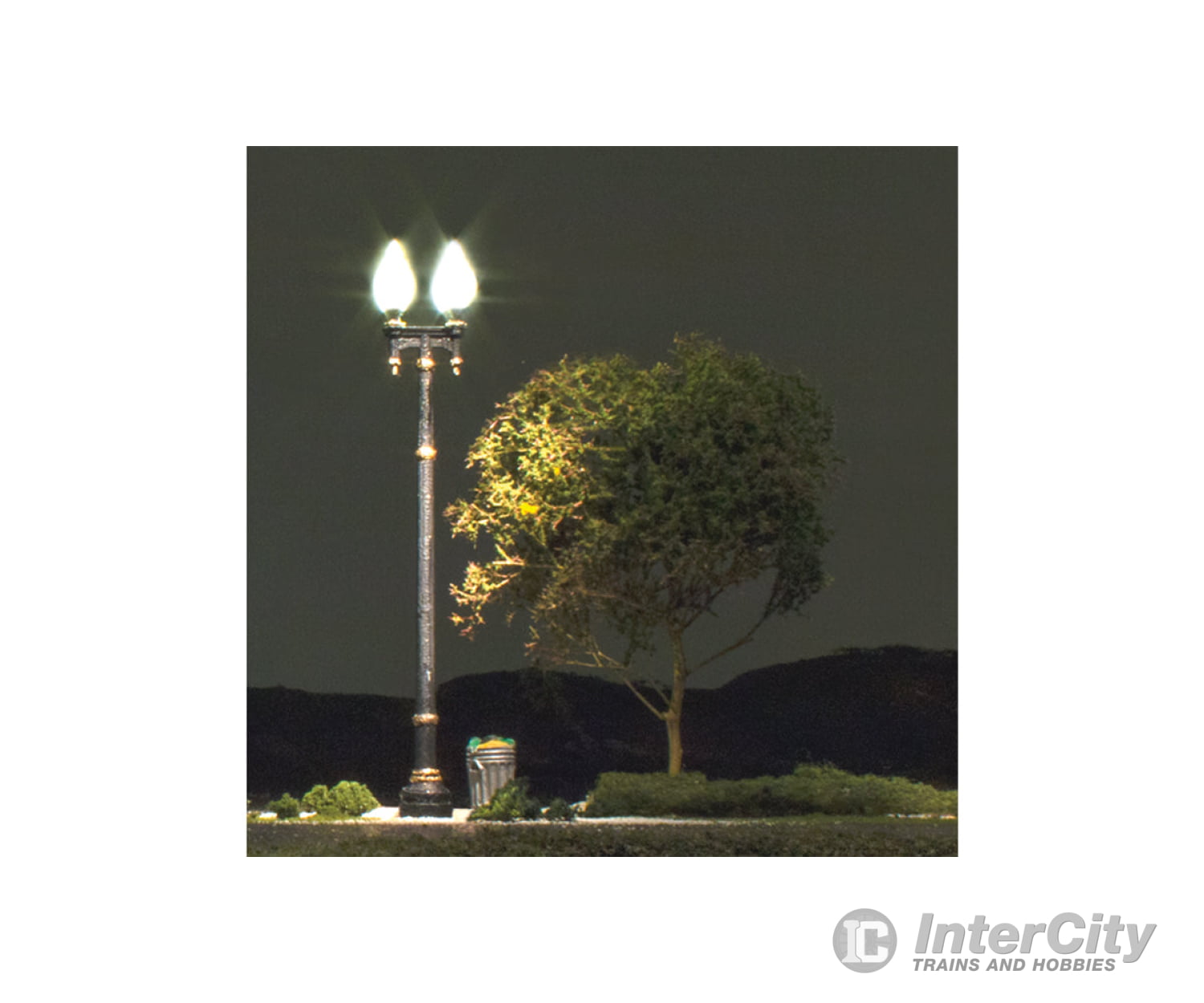 Woodland Scenics 5640 Double Lamp Post Street Lights (3/Pkg) (N) & Electronics