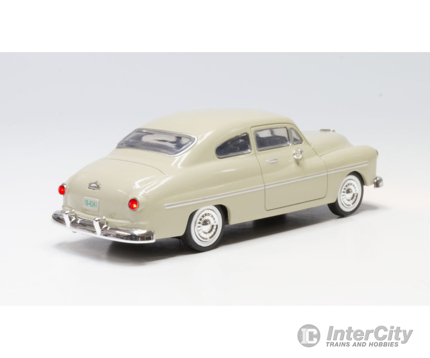 Woodland Scenics 5972 City Classic - Just Plug(R) Lighted Vehicle - - Ivory Cars & Trucks