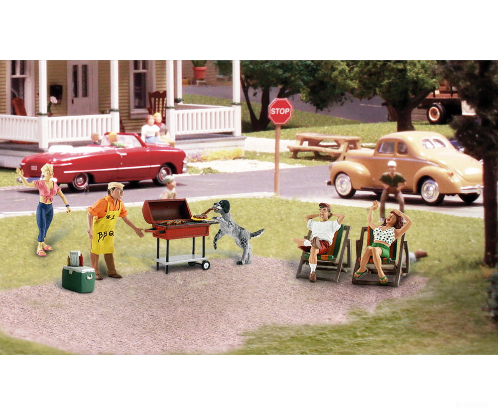 Woodland Scenics 1929 Backyard Barbeque Figures