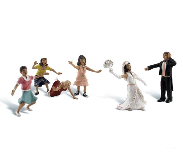 Woodland Scenics 1932 Wedding Bouquet Toss Figures