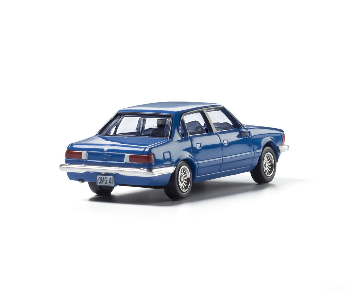 Woodland Scenics 5363 Sedan - Modern Era Vehicles - - Blue Cars & Trucks