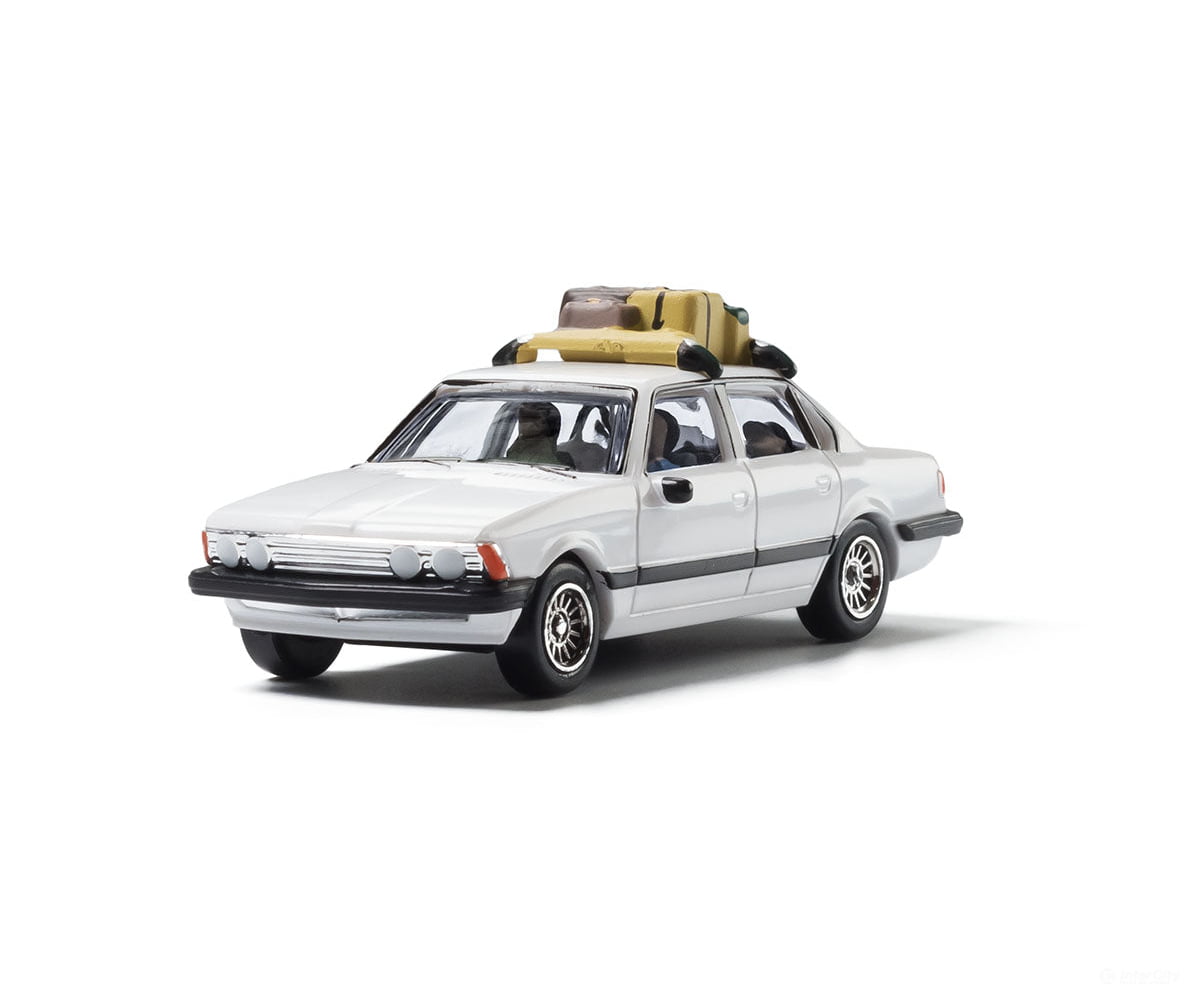 Woodland Scenics 5370 Family Vacation Sedan - Modern Era Vehicles White Black Cars & Trucks
