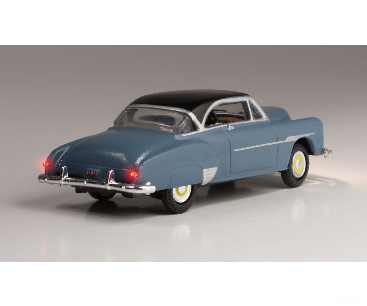 Woodland Scenics 5596 Comfy Cruise - Just Plug(R) Lighted Vehicle Blue Cars & Trucks