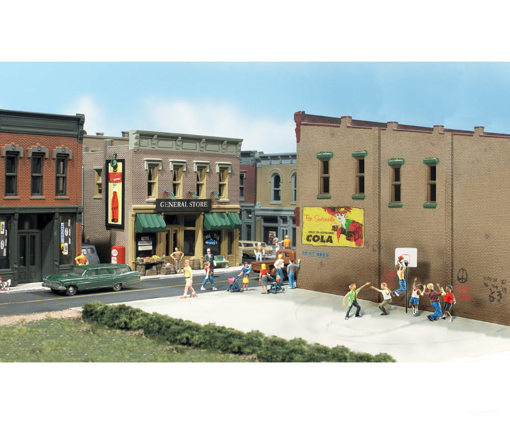 Woodland Scenics 2760 Shootin’ Hoops - Scenic Accents(R) - - Pkg(6) Figures