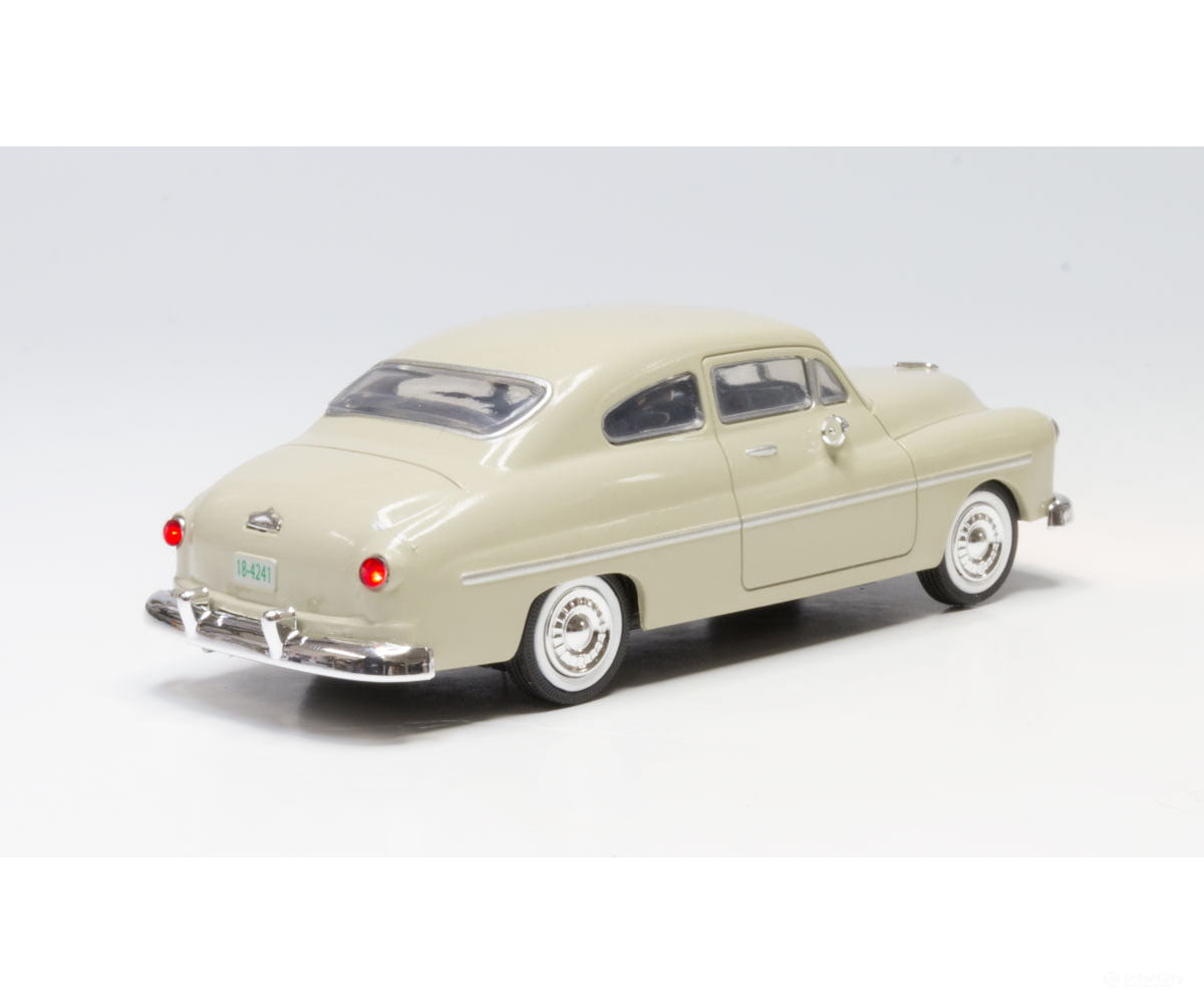 Woodland Scenics 5972 City Classic - Just Plug(R) Lighted Vehicle - - Ivory Cars & Trucks