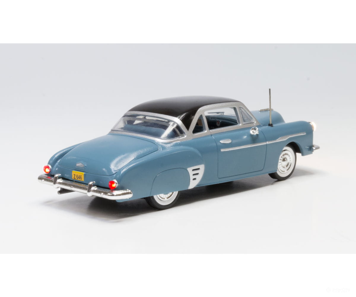 Woodland Scenics 5976 Comfy Cruise - Just Plug(R) Lighted Vehicle - - Blue Cars & Trucks